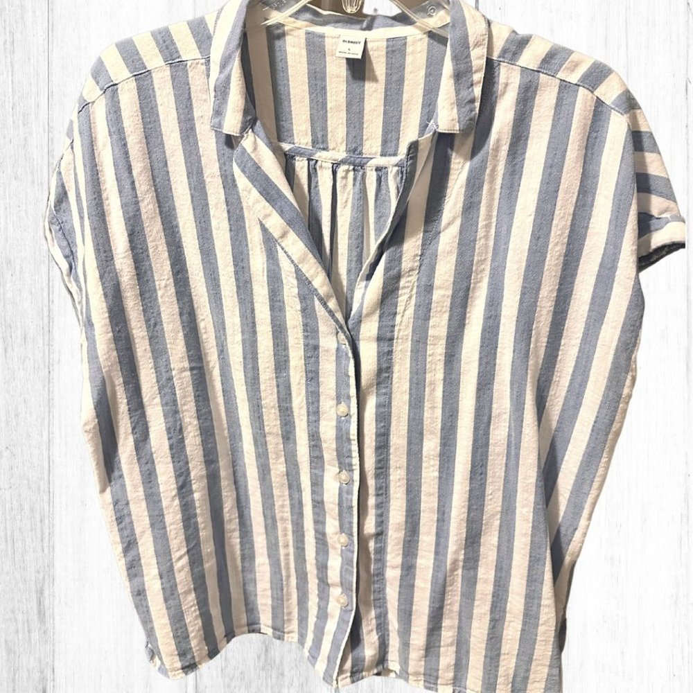 Old Navy Blue and White Striped Button Down Shirt Size L